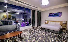 Laten Suites Al Salim Plaza